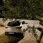 Family Zrnka S Besplatnim Parkingom