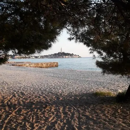 Family Zrnka S Besplatnim Parkingom Apartmán Rovinj